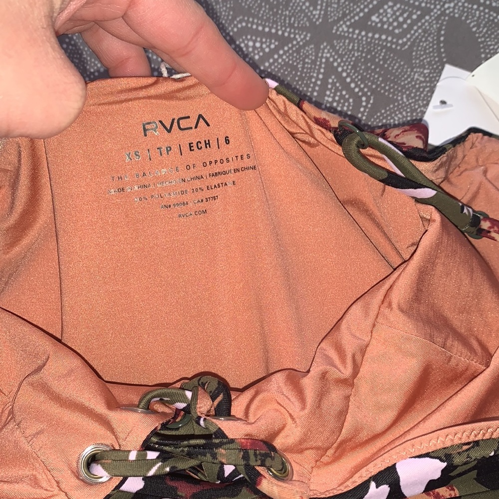 COPY - NWT! RVCA Roni One Piece - Picture 5 of 6